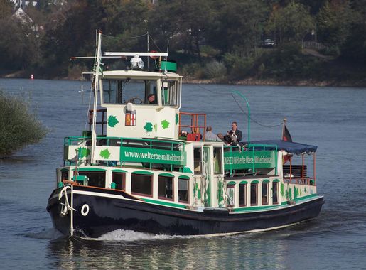 Datei:CÄCILIA, ENI 04303190 on the Moselle river at Koblenz at the Deutches  Eck, pic2.JPG – Wikipedia