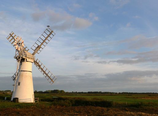 Free Images : field, prairie, windmill, tower, machine, electricity, plain,  energy, power, mill, wind farm, norfolk, rural area, renewable, fen,  outdoor structure 3776x2520 - - 1330267 - Free stock photos - PxHere