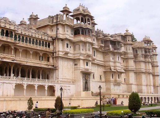 File:Udaipur City Palace.jpg - Wikipedia