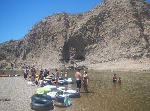 File:Cliff Jumping Spot on the Salt River - panoramio.jpg - Wikimedia  Commons