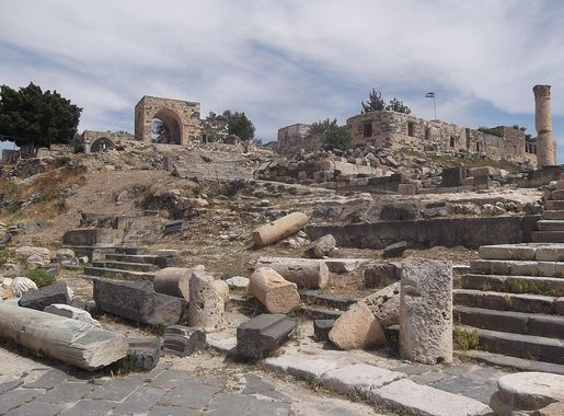 File:Umm Qais 00 (3).JPG - Wikimedia Commons
