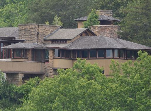 File:Residence; Taliesin; Spring Green, Wisconsin; June 5, 2012.JPG -  Wikimedia Commons