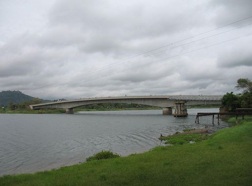 File:Bakili Muluzi Bridge in Mangochi.JPG - Wikimedia Commons