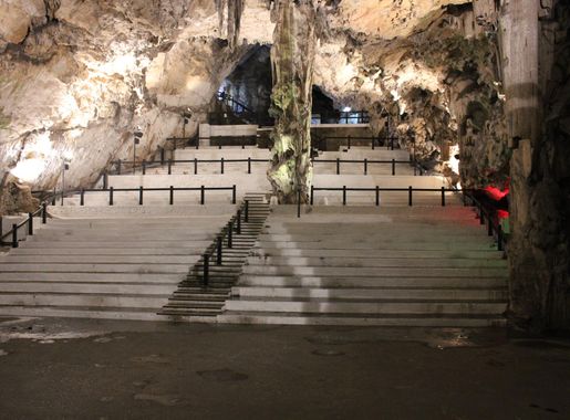 File:St Michael's Cave, Gibraltar 08.JPG - Wikimedia Commons