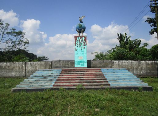 File:War Monument Parbatipur.JPG - Wikimedia Commons