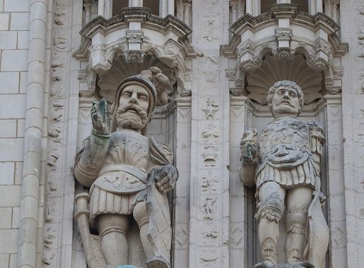 File:Angers (49) Cathédrale Saint-Maurice - Extérieur - Façade occidentale  - Galerie de Saint-Maurice et ses compagnons martyrs - 02.jpg - Wikimedia  Commons