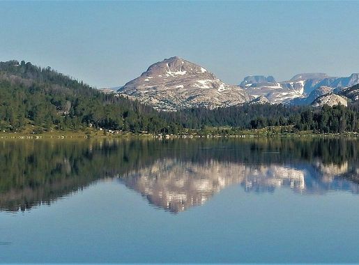 File:Island Lake, Beartooth Mountains.jpg - Wikimedia Commons