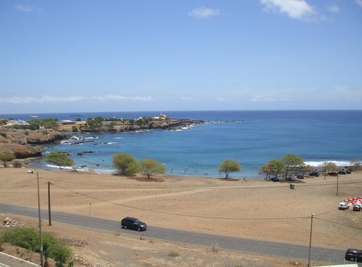 File:Quebra-canela Cape Verde.jpg - Wikimedia Commons