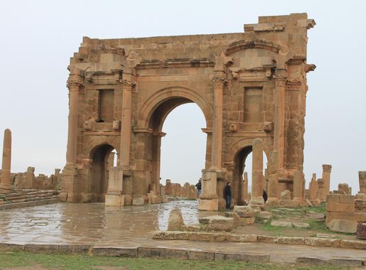 File:Timgad, Algeria - panoramio (49).jpg - Wikimedia Commons