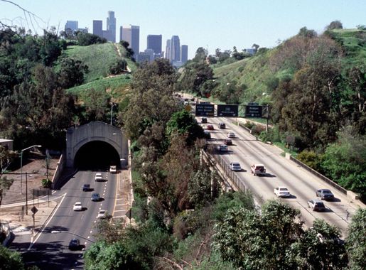 File:Arroyo Seco Parkway through Elysian Park.jpg - Wikimedia Commons