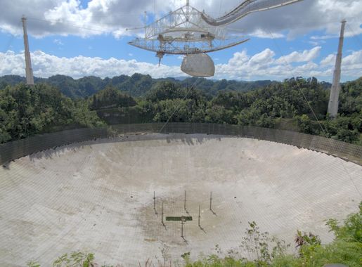 File:Arecibo Observatory (S. Burdulis) - Flickr.jpg - Wikimedia Commons