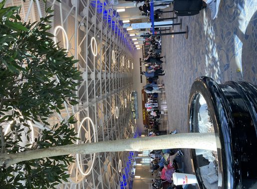 File:Inside Charlotte Douglas International Airport 03.jpg - Wikimedia  Commons