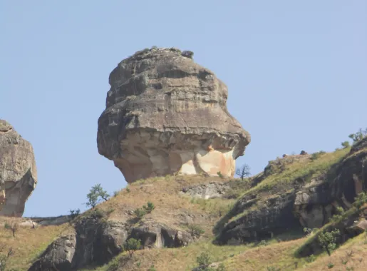 File:Royal Natal National Park-Policemens Helmet-01.jpg - Wikimedia Commons