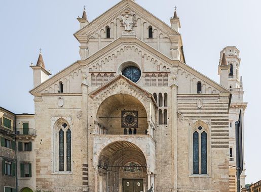 File:Duomo (Verona) - Facades.jpg - Wikipedia