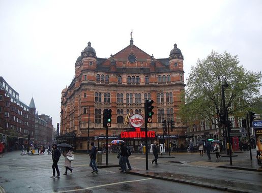 Fichier:Palace Theatre Cambridge Circus.JPG — Wikipédia