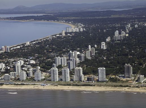 File:Punta del Este Skyline Aerial Photography-4.jpg - Wikimedia Commons