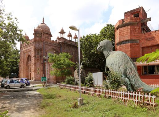 File:Chennai, government museum, edificio neo-moghul della national gallery  01.jpg - Wikimedia Commons