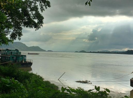 File:Brahmaputra River Guwahati Assam.jpg - Wikimedia Commons