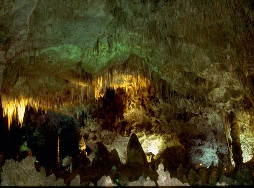File:Carlsbad Caverns National Park CAVE3890.jpg - Wikimedia Commons