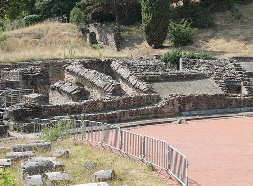 File:Amphithéâtre des Trois Gaules (Lyon) 02.jpg - Wikimedia Commons