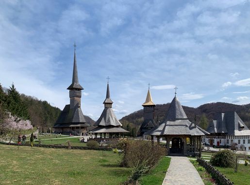 File:Bârsana Monastery, Maramureș, Romania (2023) - IMG 00.jpg - Wikimedia  Commons