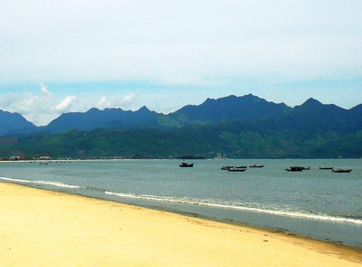Tập tin:Sea in Mountains, Da Nang, Vietnam.jpg – Wikipedia tiếng Việt