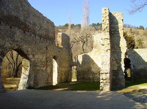 File:Tettyen Romok.JPG - Wikimedia Commons