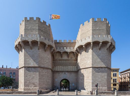 File:Puerta de los Serranos, Valencia, España, 2014-06-30, DD 86.JPG -  Wikipedia