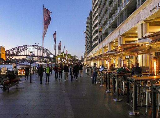 File:East Circular Quay waterfront 2017.jpg - Wikipedia