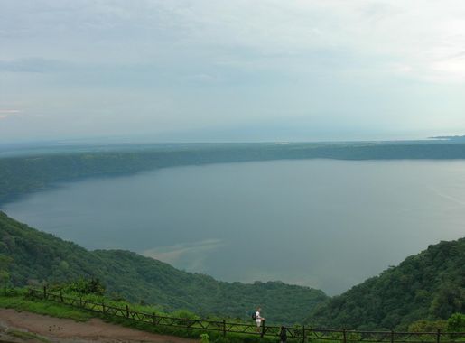 File:Laguna de Apoyo.jpg - Wikimedia Commons