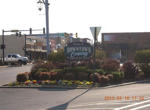 File:Downtown Conway, AR.JPG - Wikimedia Commons