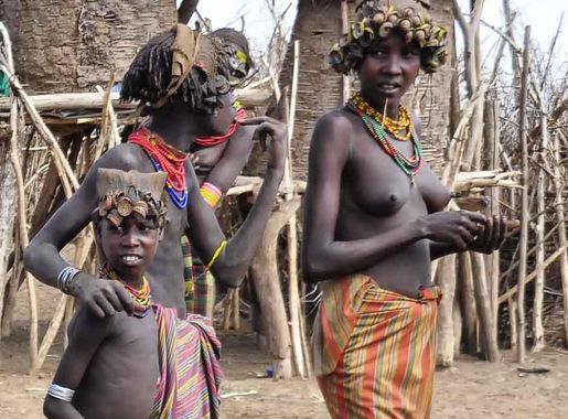 File:Dassanech Tribe, Omerate, Omo Valley, Ethiopia (6977637609).jpg -  Wikimedia Commons