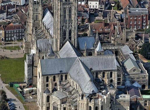File:Canterbury Cathedral Aerial image (8634991805).jpg - Wikimedia Commons
