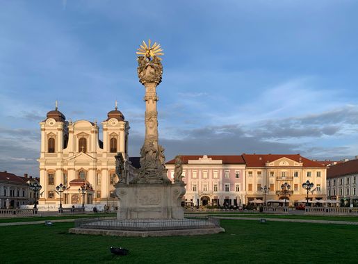 File:Piața Unirii din Timișoara (2023).jpg - Wikimedia Commons
