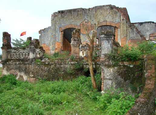 File:Muang Khoun - Hospital Ruins - Laos.JPG - Wikimedia Commons