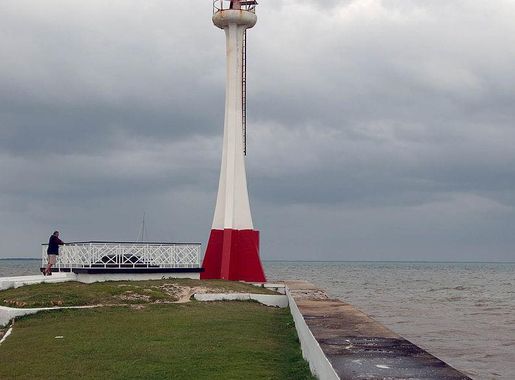 File:FORT GEORGE LIGHTHOUSE, BELIZE CITY, BELIZE.jpg - Wikimedia Commons
