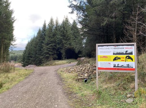 File:Bikepark Wales (geograph 7037561).jpg - Wikimedia Commons