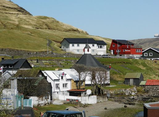 File:Haldarsvík May 2013.JPG - Wikimedia Commons