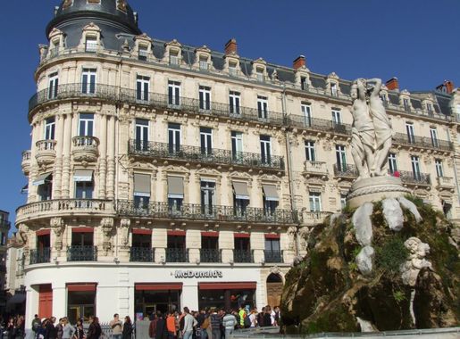 Fichier:Montpellier - Place de la comédie.jpg — Wikipédia