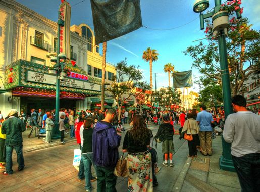 File:Santa Monica 3rd Street Promenade.jpg - Wikimedia Commons