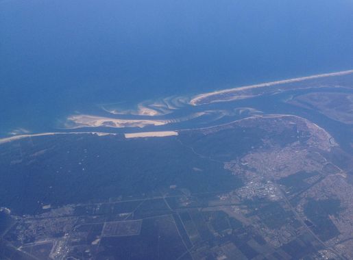 File:Aerial view of Bassin d'Arcachon and Dune du Pilat (2).JPG - Wikimedia  Commons