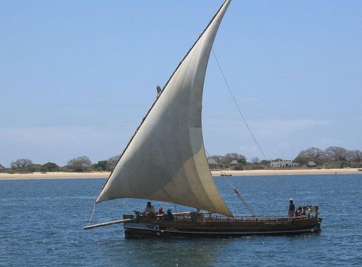 File:Lamu dhow 5.JPG - Wikimedia Commons