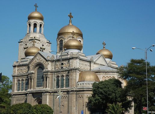 File:Cathedral of Varna.jpg - Wikimedia Commons