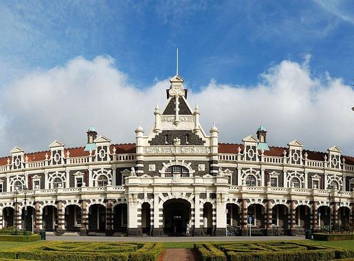 File:Dunedin Railway Station Full Exterior.jpg - Wikimedia Commons