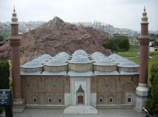 File:Miniaturk Bursa Ulu Cami - Bursa Grand Mosque.JPG - Wikimedia Commons