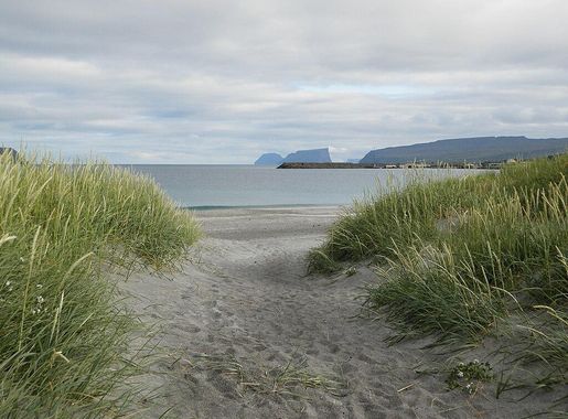 File:Down to the Sandy Beach of Sandur Faroe Islands 2012.JPG - Wikimedia  Commons
