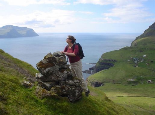 File:Mykines and Gasadalur.jpg - Wikimedia Commons