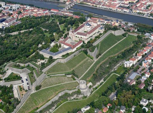 File:Aerial image of the Marienberg Fortress and its outer bastions (view  from the southwest).jpg - Wikimedia Commons