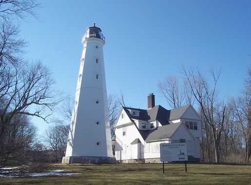 File:North Point Lighthouse.jpg - Wikimedia Commons