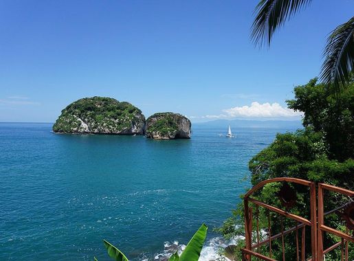 File:Parque Nacional Marino Los Arcos de Mismaloya, Puerto Vallarta.jpg -  Wikimedia Commons